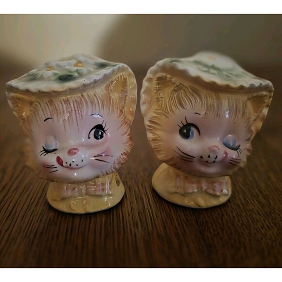 Vintage Salt & Pepper Shaker Enesco Yellow Daisy Miss Priss Winking Kitty Cat's - Picture 1 of 6